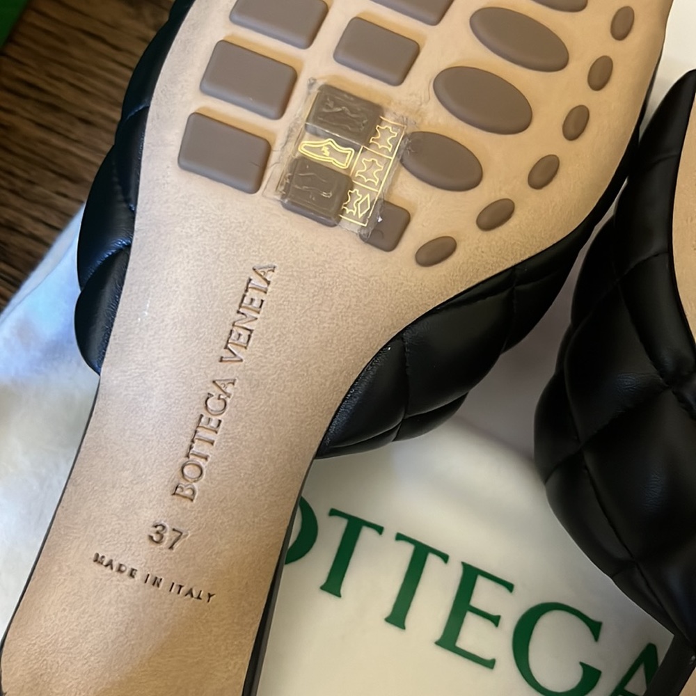 🖤 AUTHENTIC Bottega Veneta Padded Mule Sandals ( Kitten Heel) - Picture 6 of 16